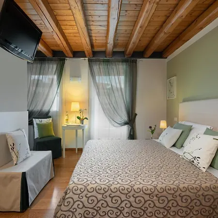 Rovere Отель