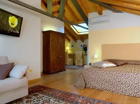 Rovere فندق 3*