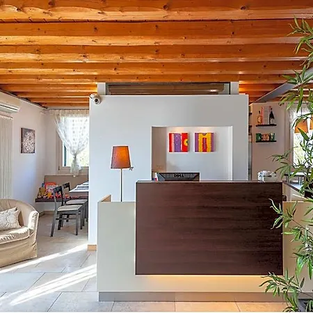 Rovere فندق