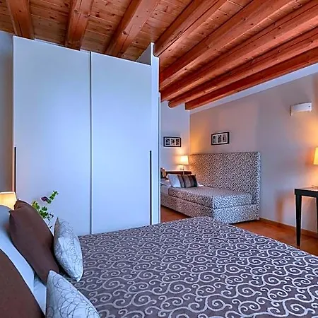 فندق Rovere